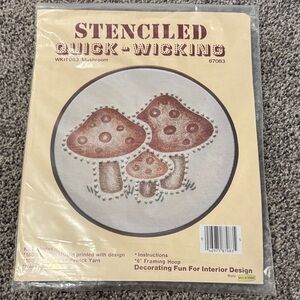 Stenciled Quick-Wicking Mushroom Kit